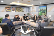 Courtesy Call by Outgoing Malaysian Ambassador to ROK, France, Cambodia and Nigeria